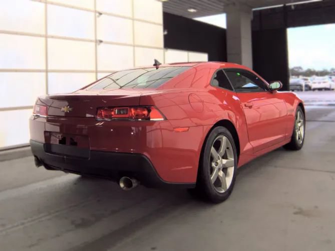 Used 2015 Chevrolet Camaro LT w/ 1LT Preferred Package RWD image 2