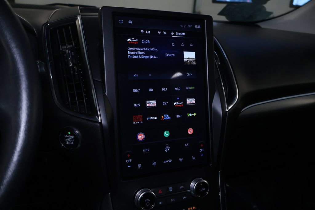 Used 2024 Ford Edge Titanium image 27