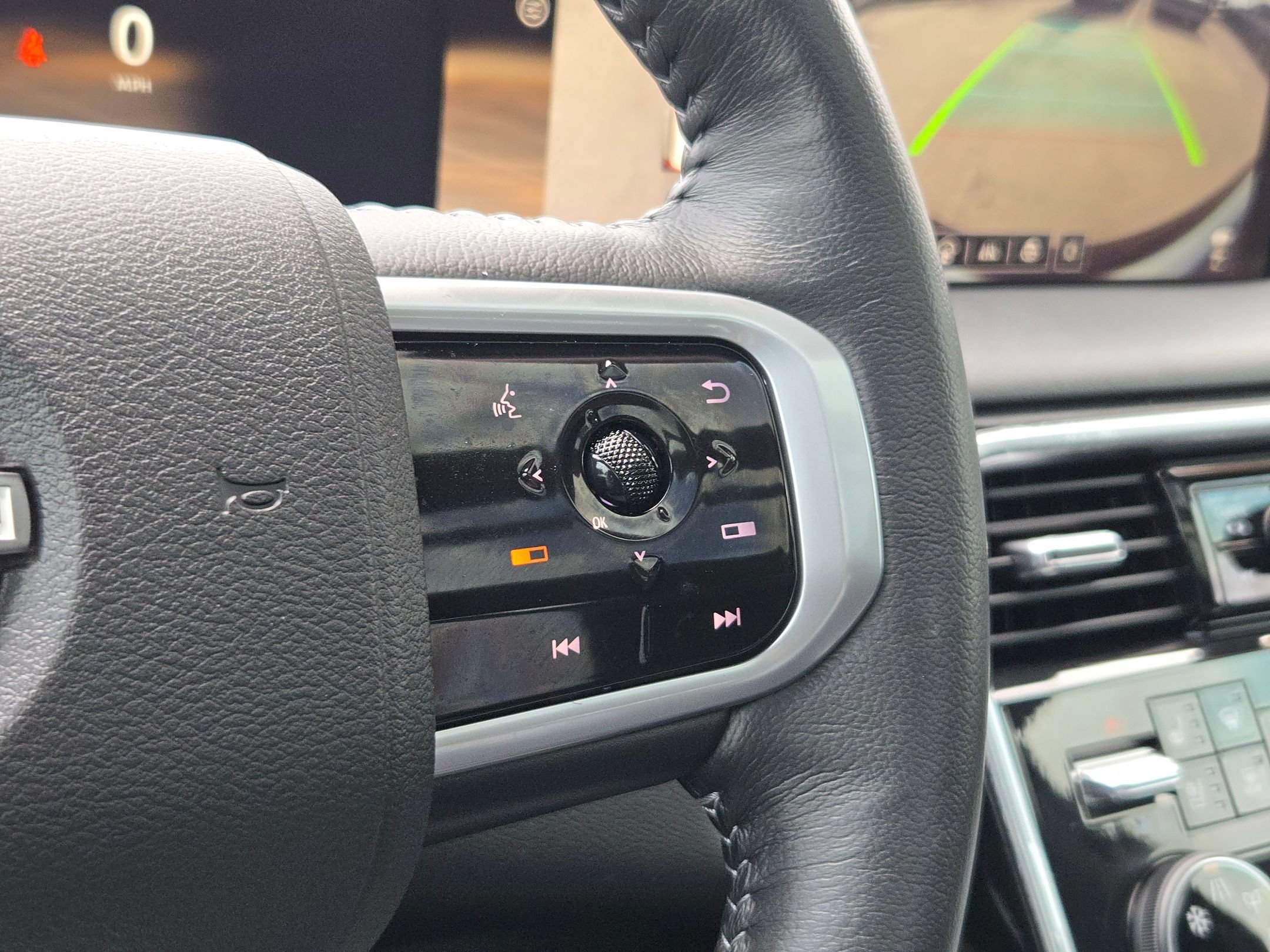 Certified 2025 Nissan Armada Platinum RWD image 20