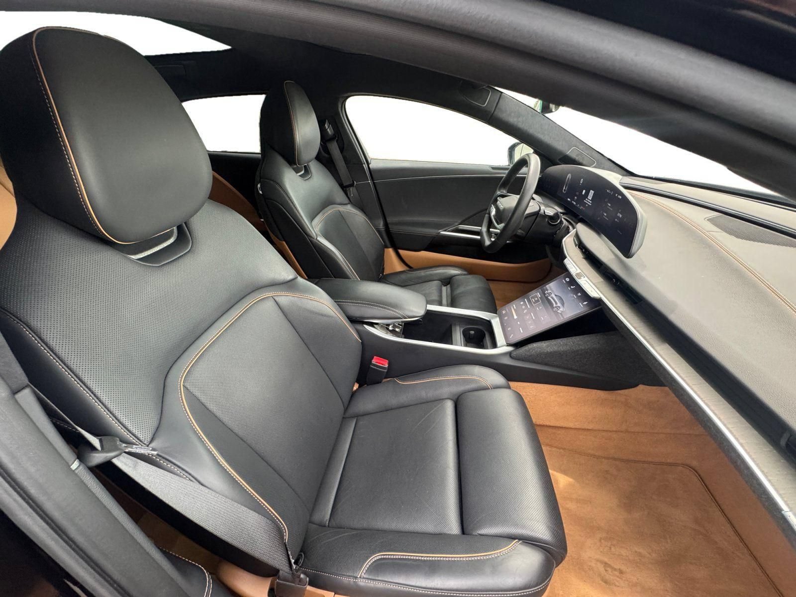 Used 2025 Lucid Air Touring AWD/4WD image 16