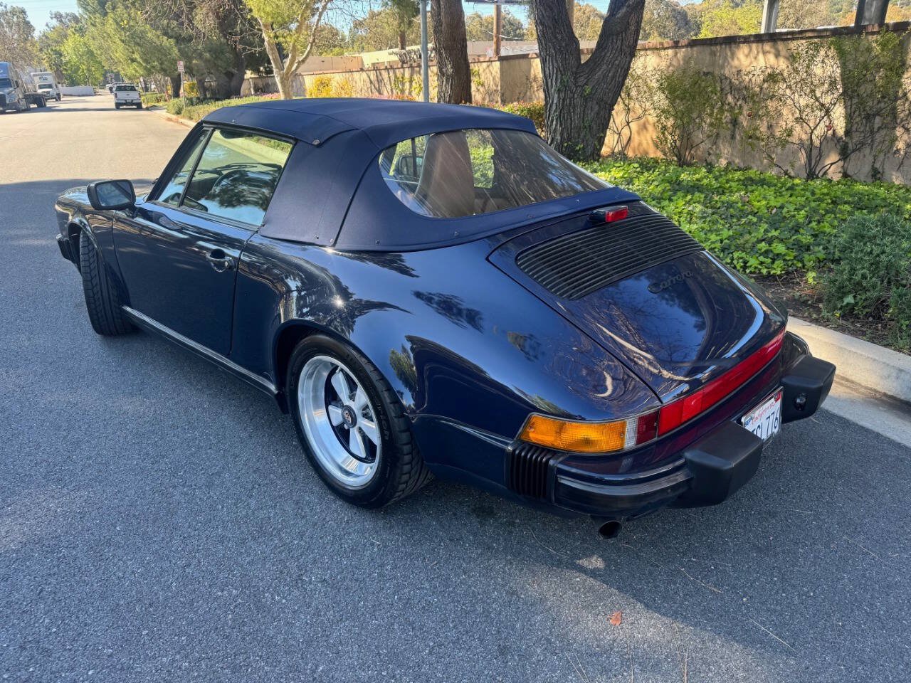 Used 1989 Porsche 911 Carrera RWD image 5