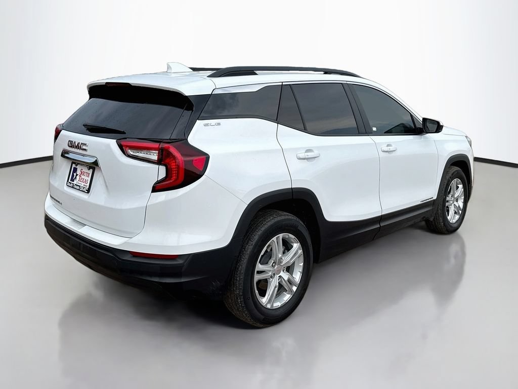 Used 2024 GMC Terrain SLE w/ Driver Convenience Package FWD image 7