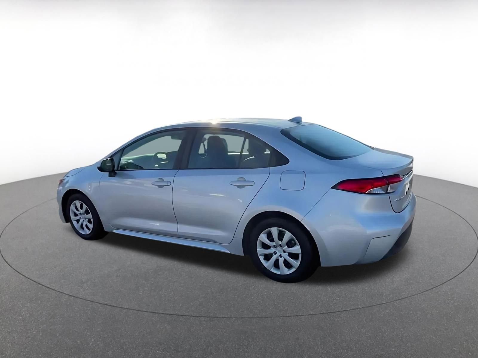 Used 2025 Toyota Corolla LE image 10