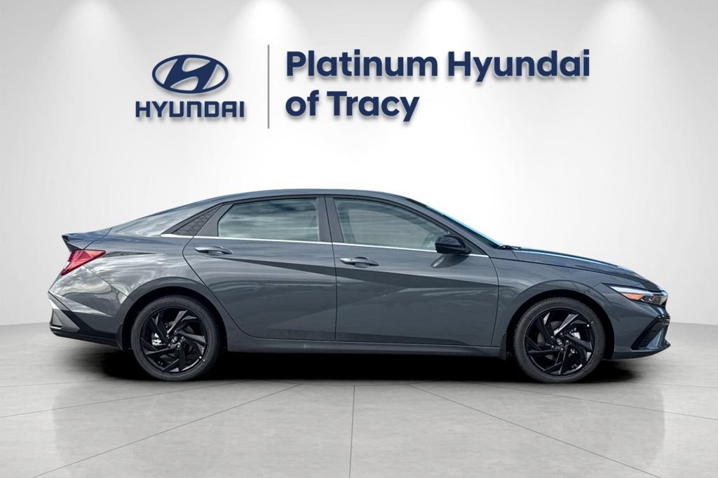 New 2026 Hyundai Elantra SEL Sport Premium w/ Cargo Package FWD image 3