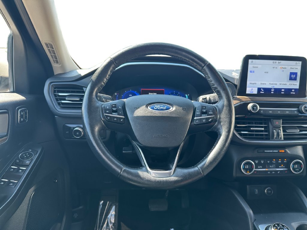 Used 2020 Ford Escape Titanium AWD/4WD image 17