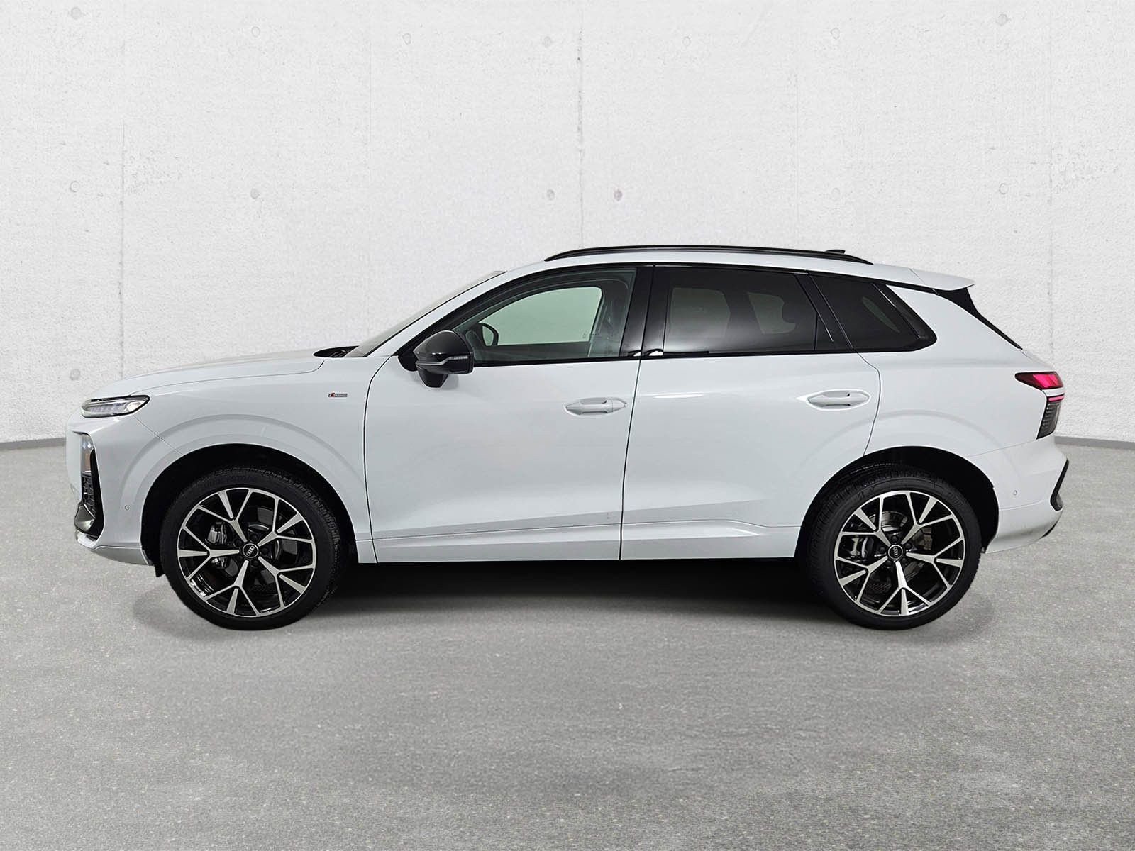 New 2026 Audi Q3 quattro 2.0T AWD/4WD image 4