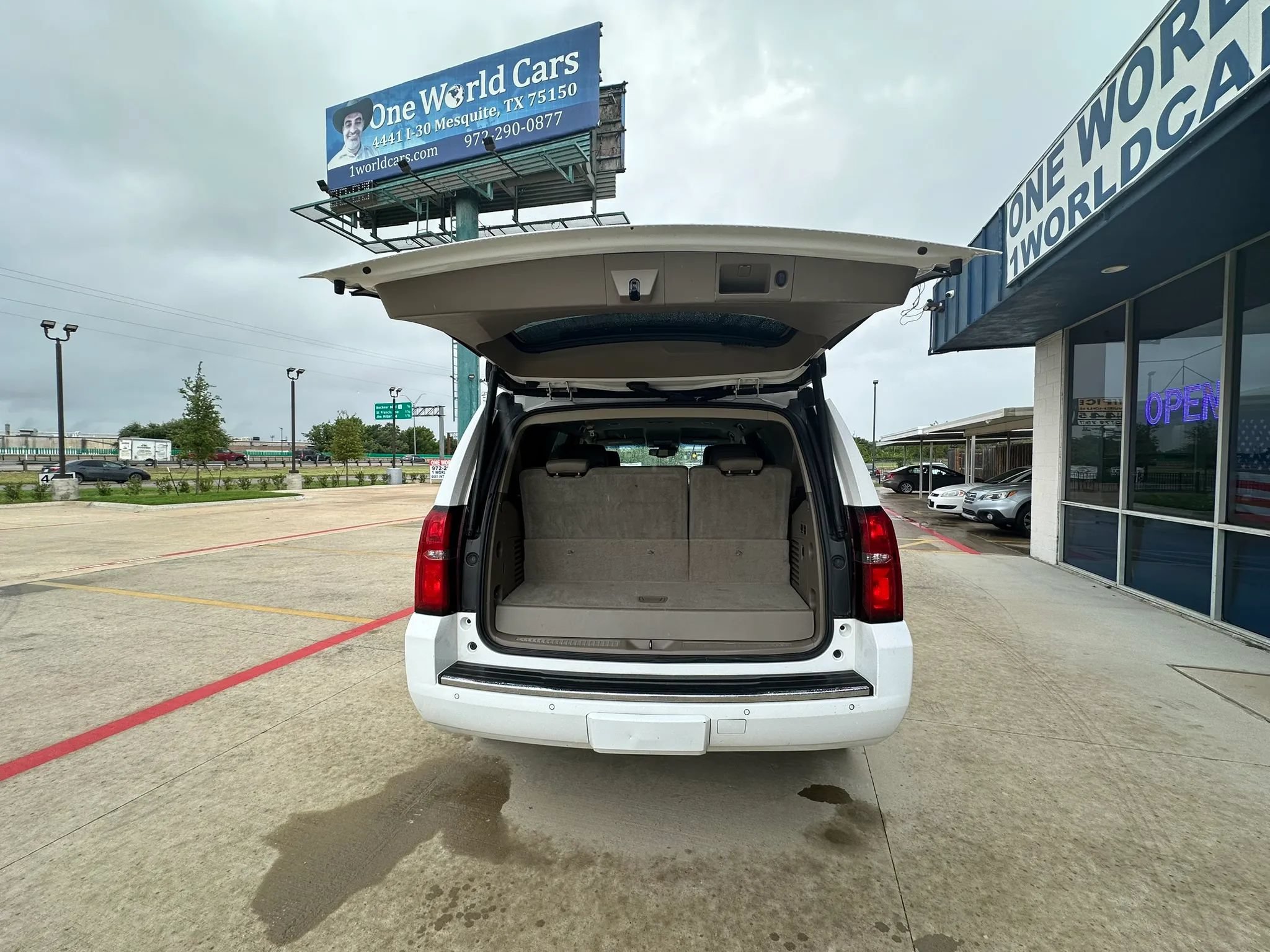 Used 2015 Chevrolet Tahoe LTZ AWD/4WD image 9