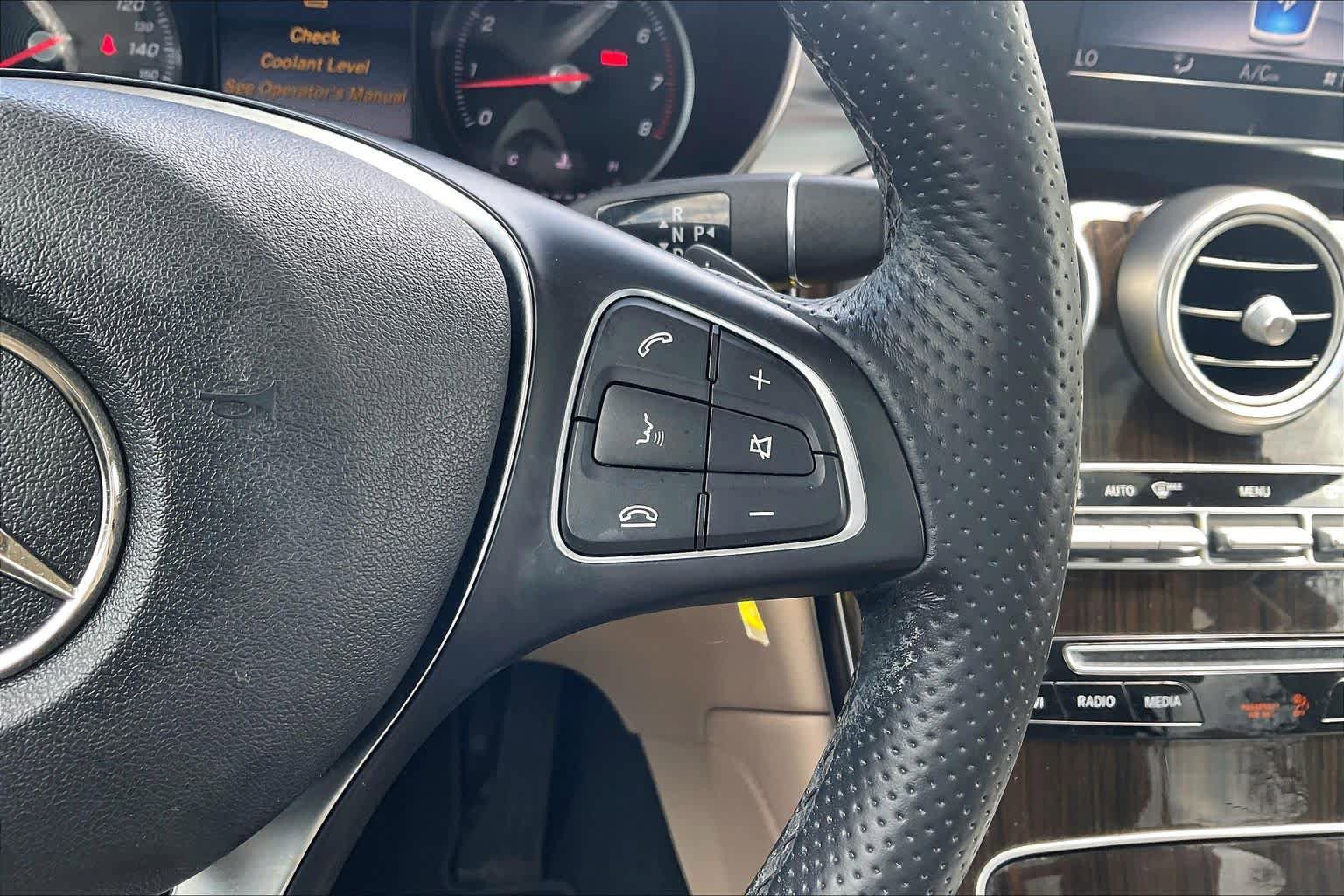 Used 2019 Mercedes-Benz GLC 300 4MATIC image 25