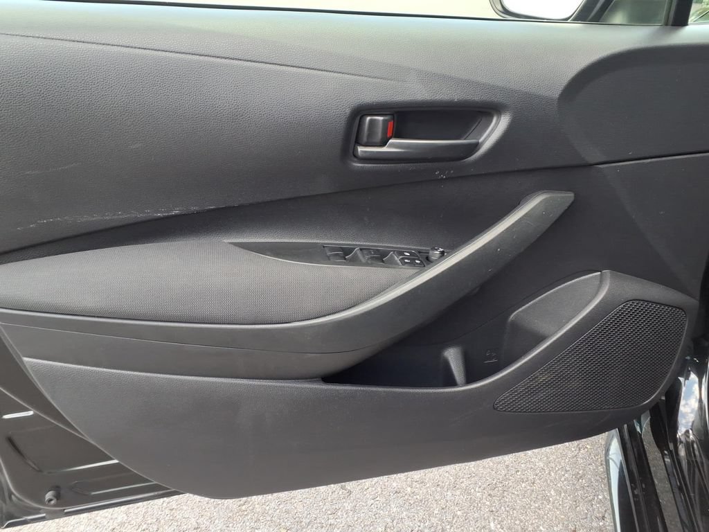 Used 2022 Toyota Corolla LE FWD image 13