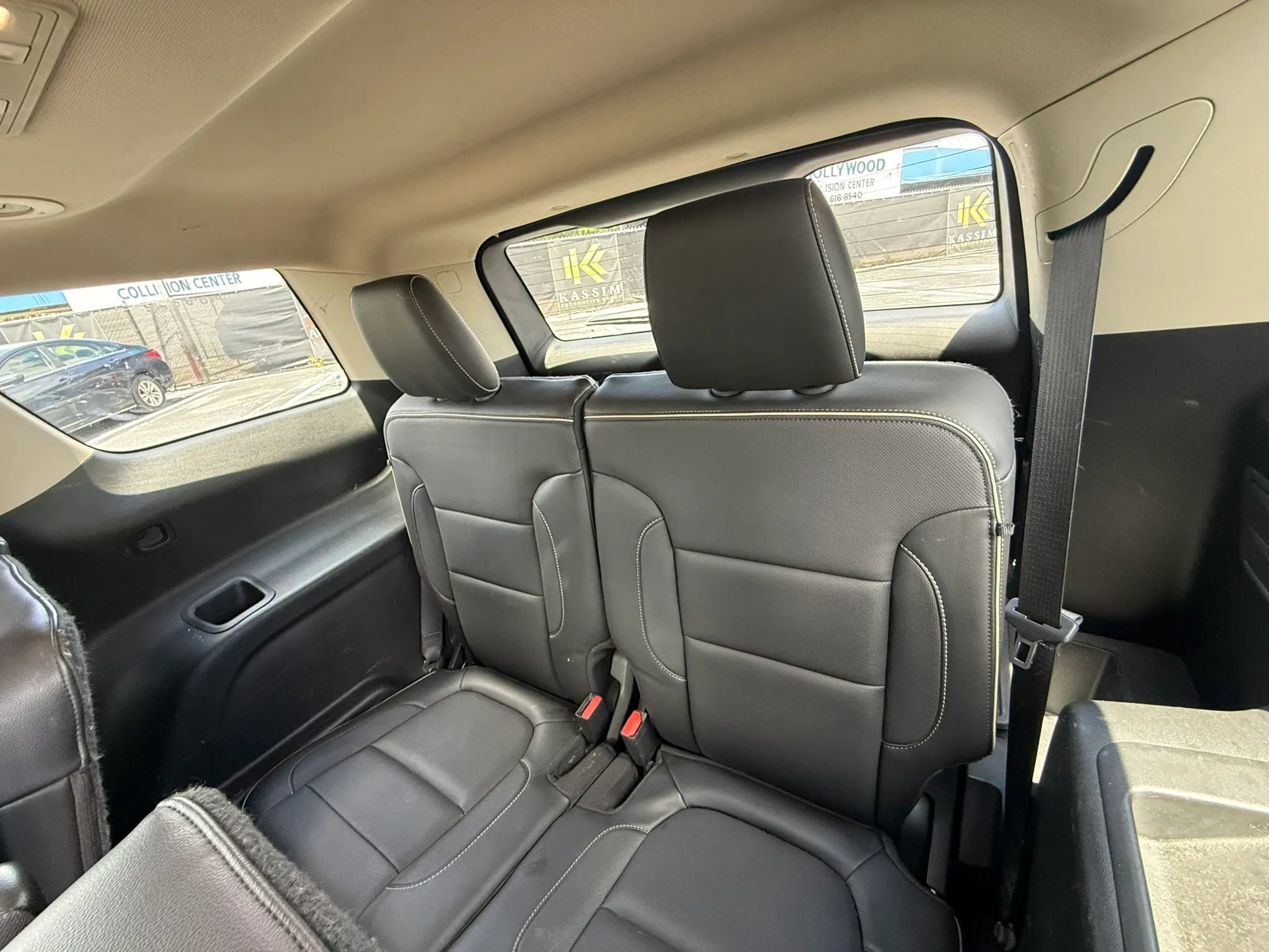 Used 2017 GMC Acadia Denali w/ Technology Package FWD image 22