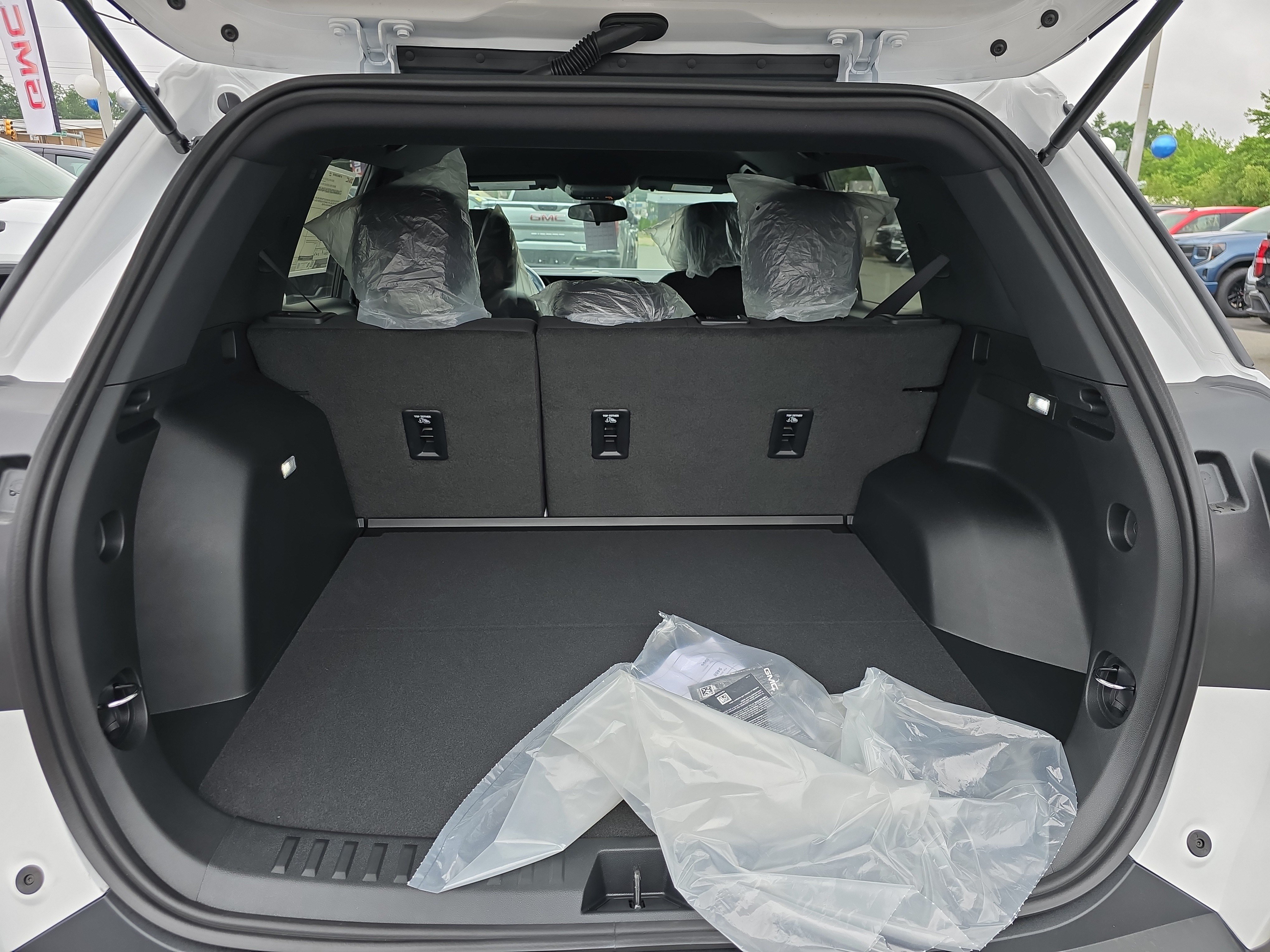 New 2027 GMC Terrain Elevation w/ LPO, Floor Liner Package FWD image 5