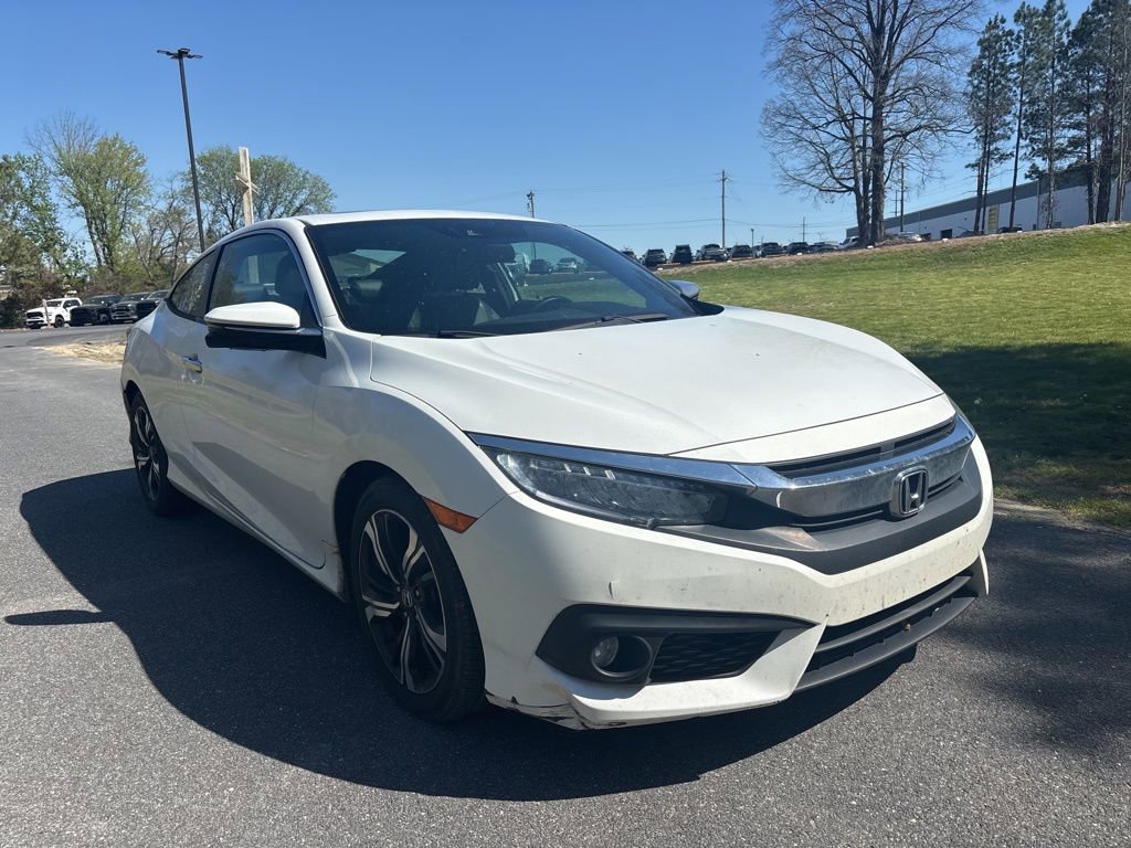 Used 2017 Honda Civic Touring image 3