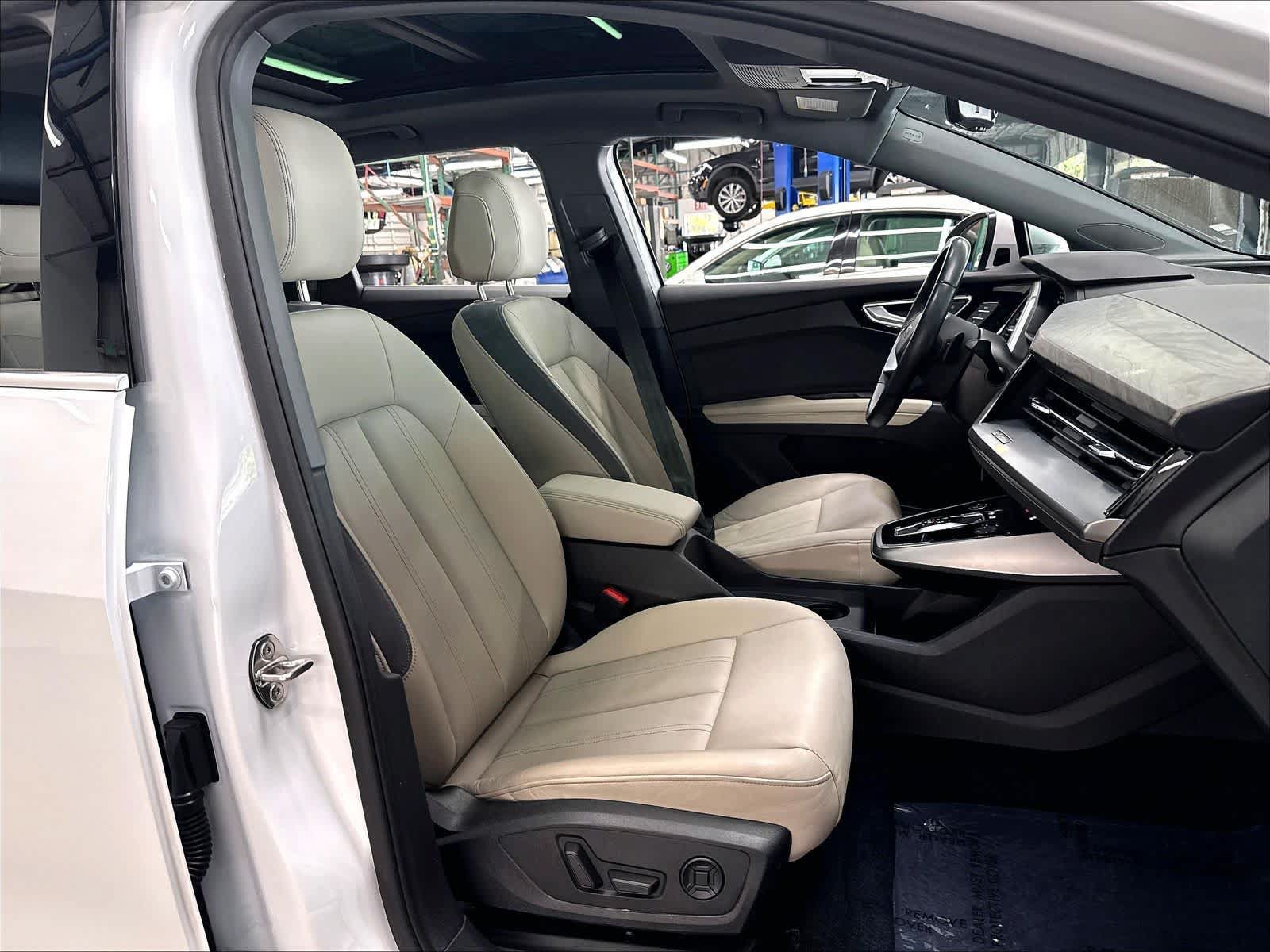 Used 2024 Audi Q4 e-tron Premium AWD/4WD image 31