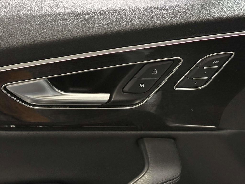 Used 2023 Audi Q7 3.0T Premium Plus image 12