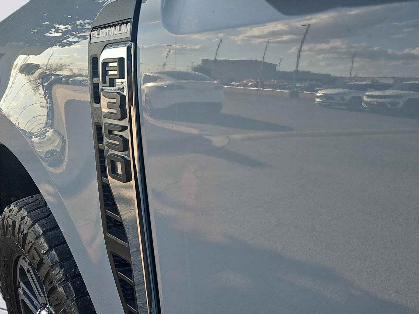 Used 2024 Ford F350 Platinum w/ FX4 Off-Road Package AWD/4WD image 11