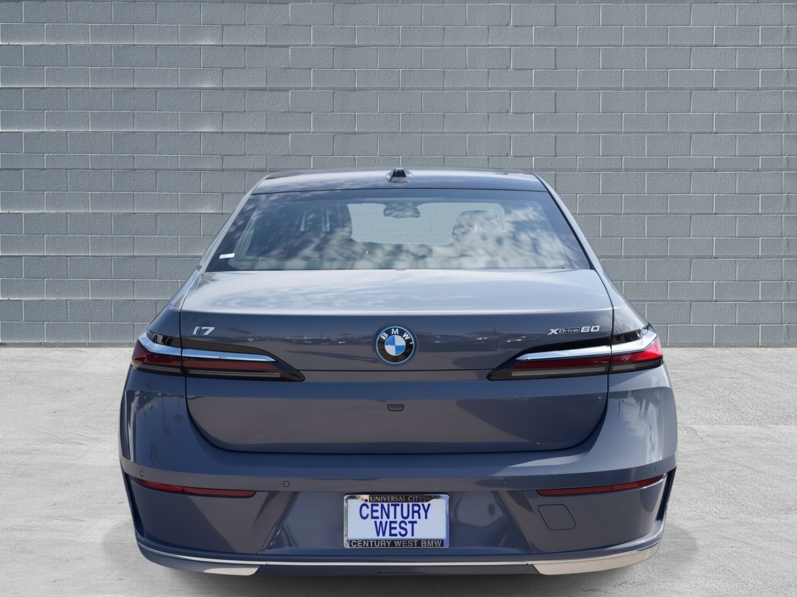 Used 2025 BMW i7 xDrive60 image 4