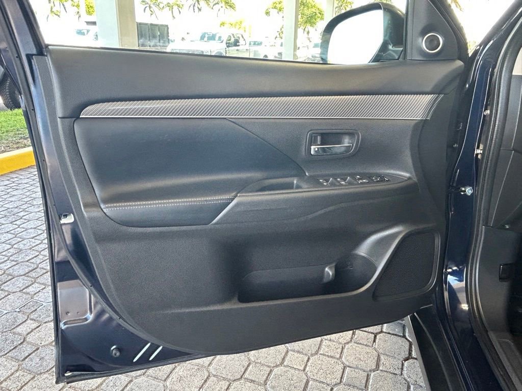 Used 2019 Mitsubishi Outlander SEL FWD image 32