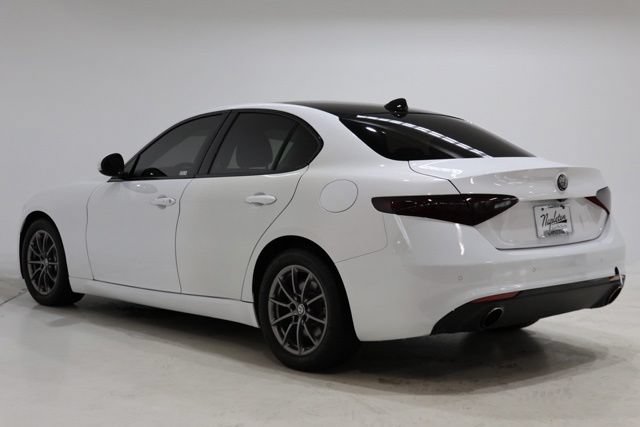 Used 2019 Alfa Romeo Giulia AWD w/ Cold Weather Package image 5