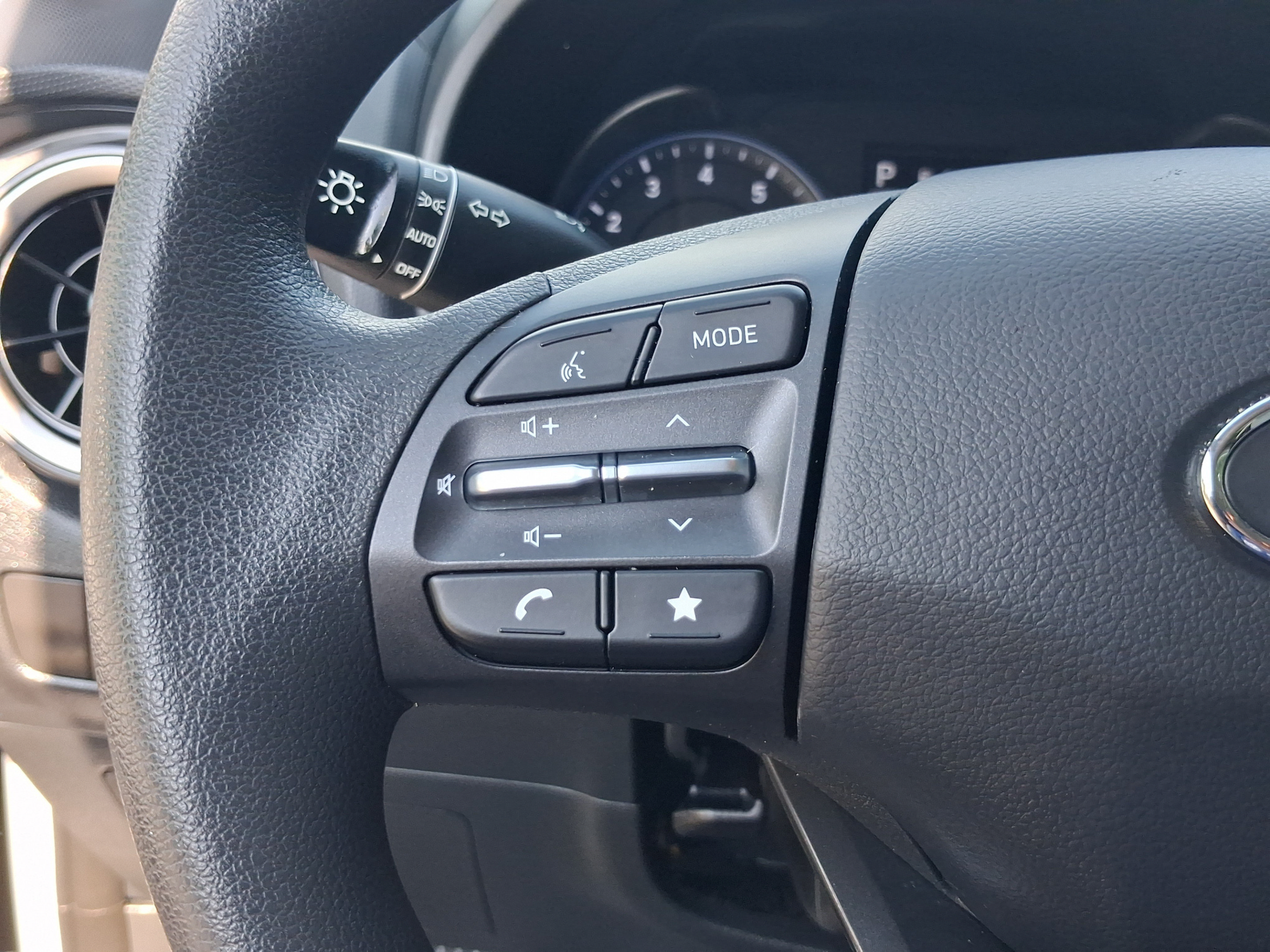 Used 2023 Hyundai Kona SEL AWD/4WD image 11