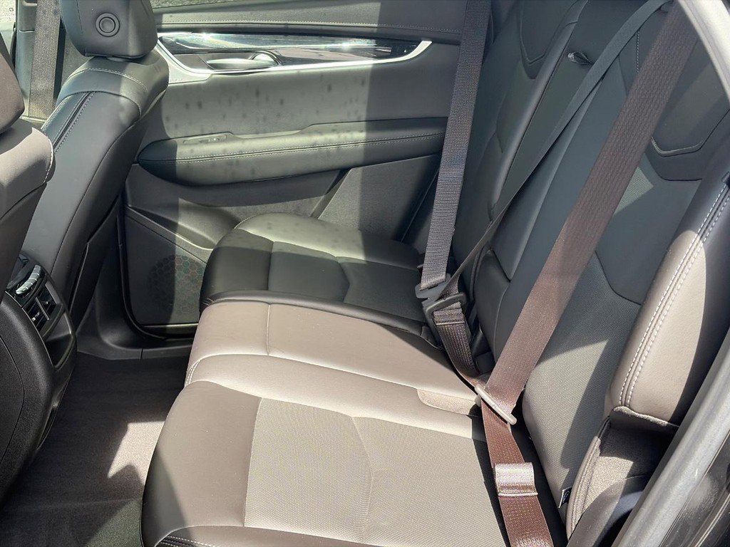 Certified 2025 Cadillac XT5 Premium Luxury AWD/4WD image 7