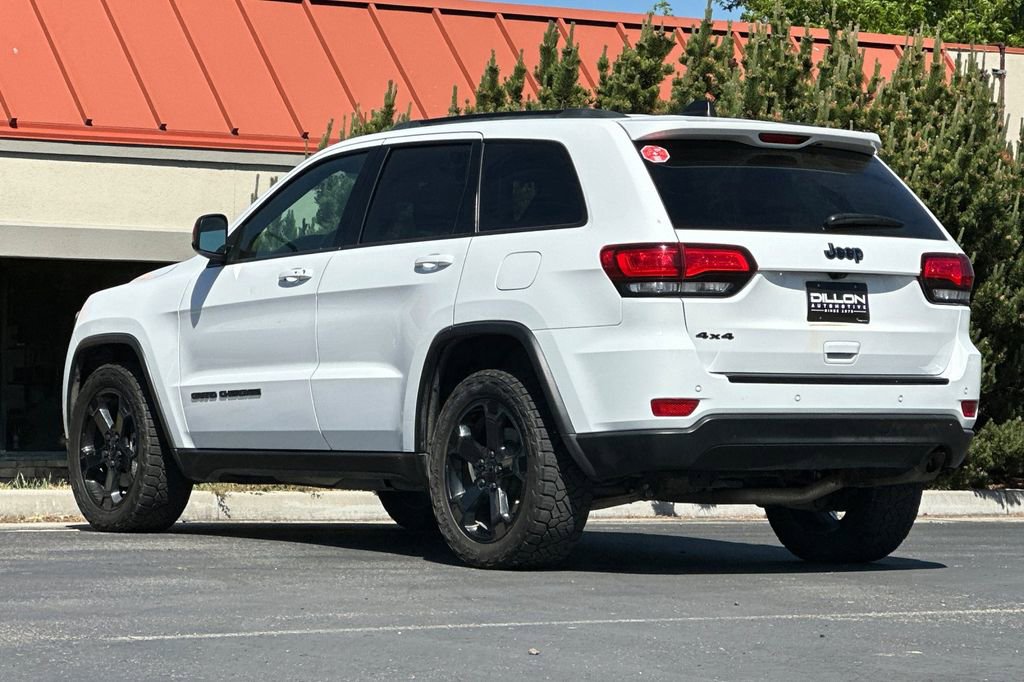 Used 2018 Jeep Grand Cherokee Laredo AWD/4WD image 6