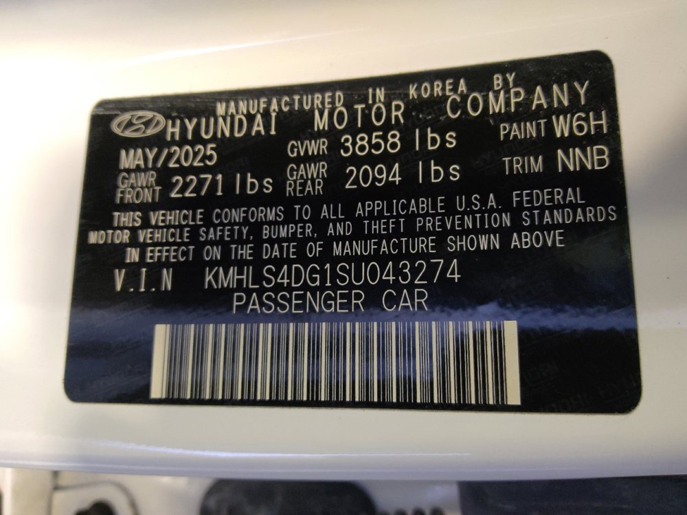 Used 2025 Hyundai Elantra SEL FWD image 33