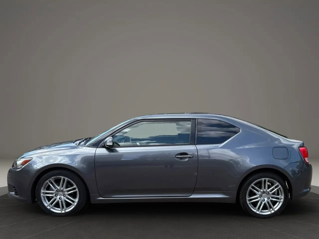 Used 2013 Scion tC FWD image 9