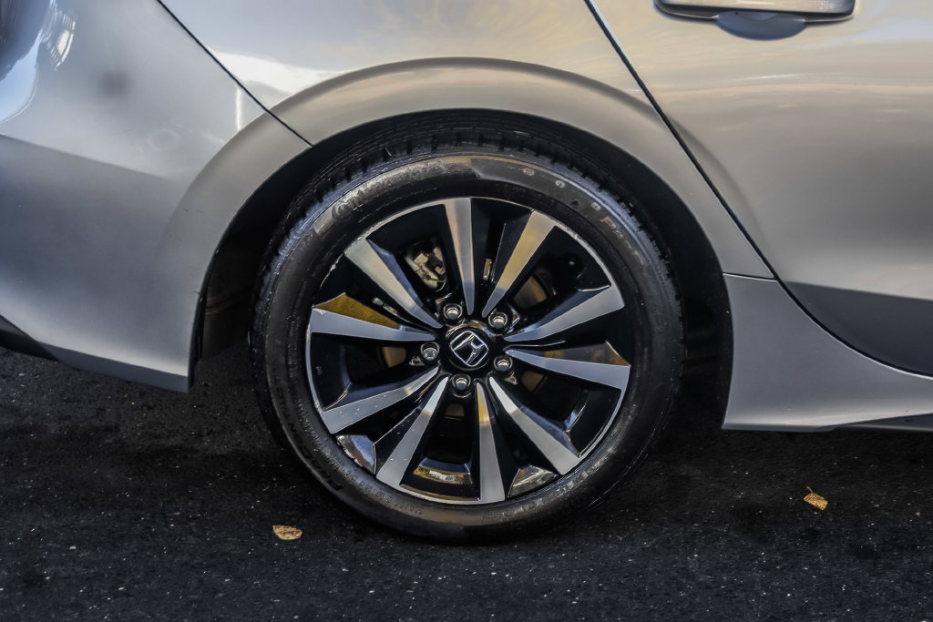 Used 2024 Honda Civic EX-L image 6