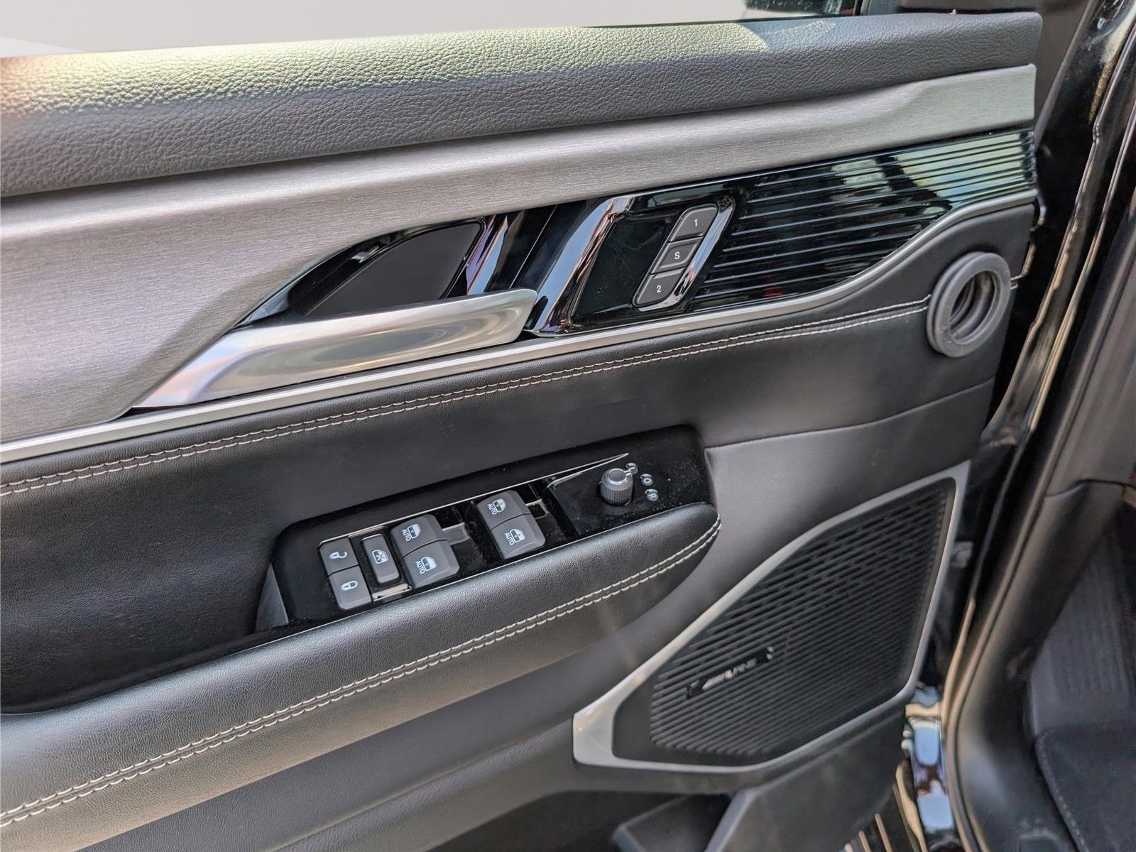 New 2026 Jeep Grand Wagoneer 4WD image 17