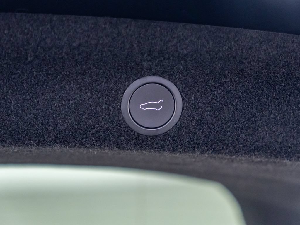 Used 2026 Tesla Model Y Long Range AWD/4WD image 32