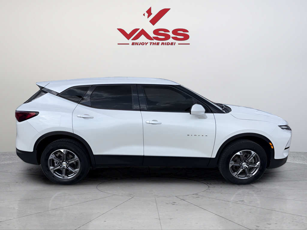Used 2024 Chevrolet Blazer LT FWD image 6