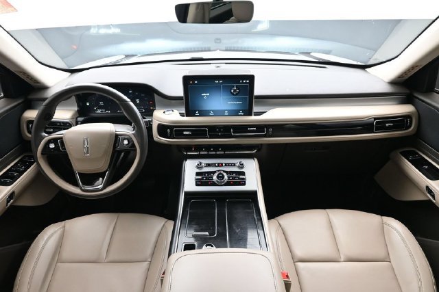 Used 2023 Lincoln Aviator AWD w/ Premium Package image 13