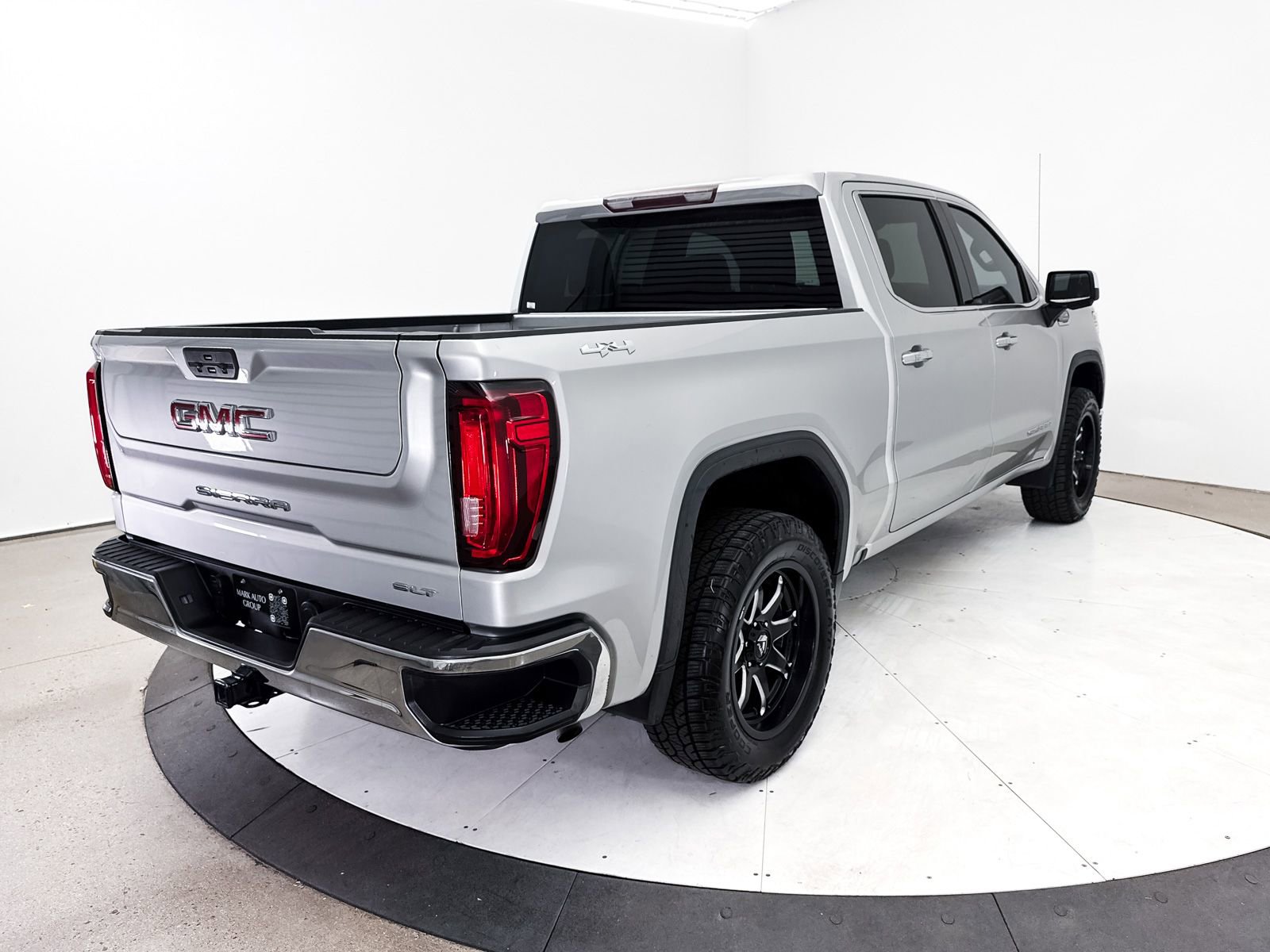 Used 2019 GMC Sierra 1500 SLT AWD/4WD image 13
