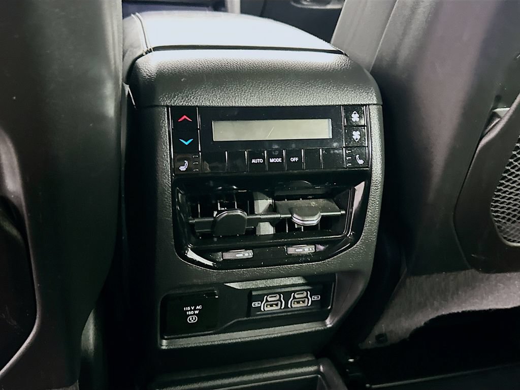 Certified 2025 Jeep Grand Cherokee L Overland w/ Rear Seat Video Group I AWD/4WD image 39