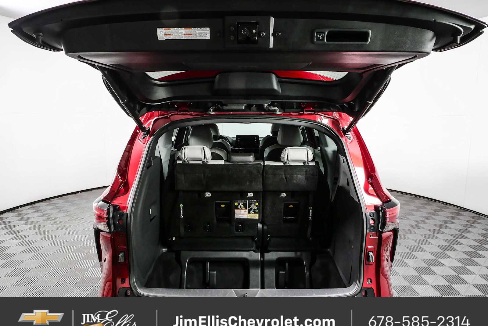 Used 2021 Toyota Sienna XSE w/ XSE Plus Package FWD image 31