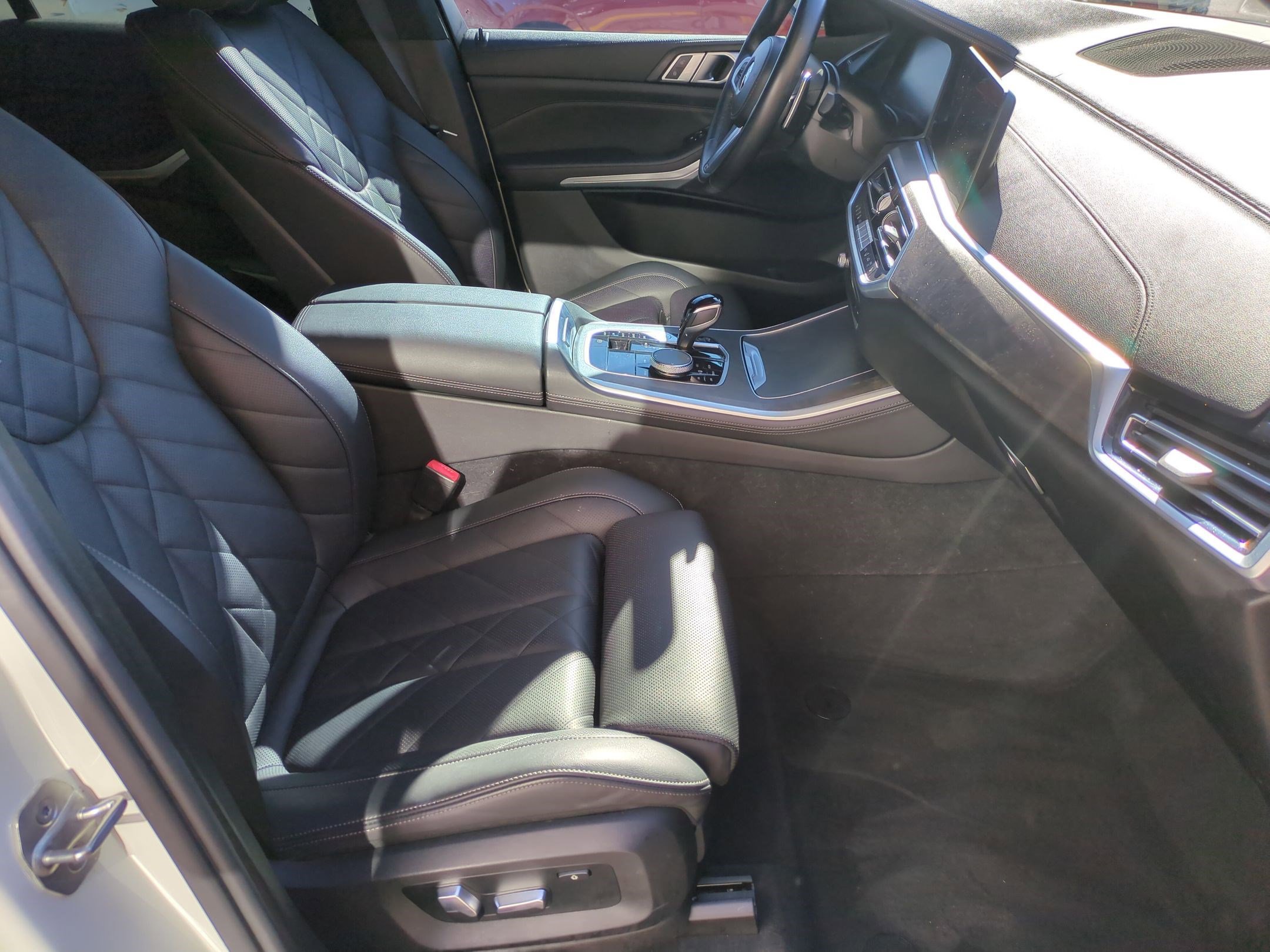 Used 2023 BMW X5 xDrive40i w/ M Sport Package image 31