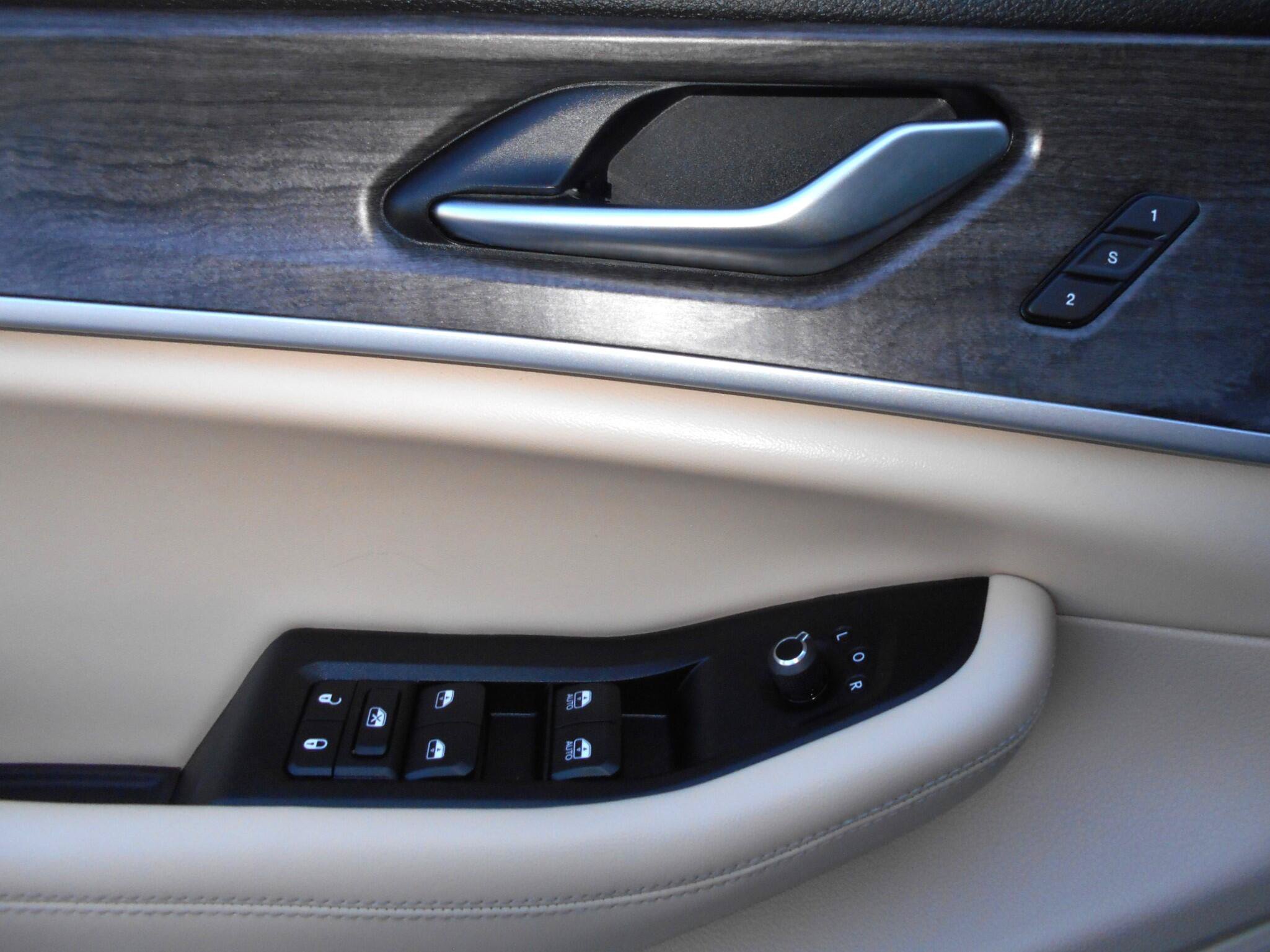 Certified 2023 Jeep Grand Cherokee Limited AWD/4WD image 17