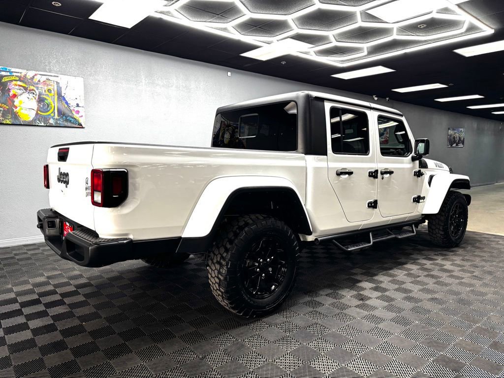 Used 2022 Jeep Gladiator Willys image 15