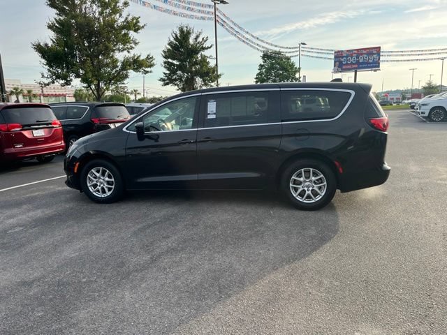 Used 2023 Chrysler Voyager LX FWD image 34
