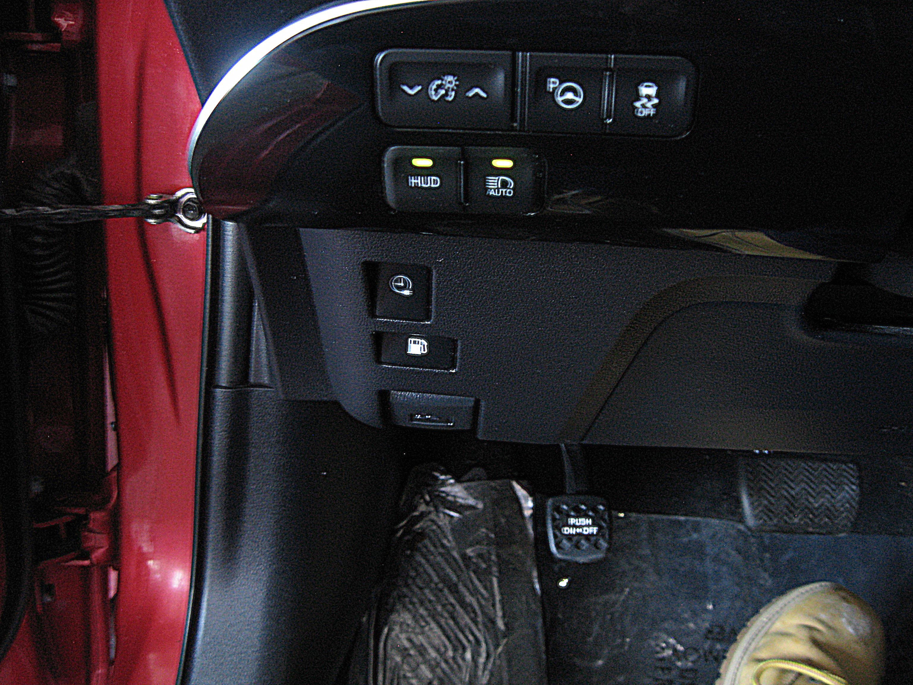 Used 2017 Toyota Prius Prime Advanced image 18