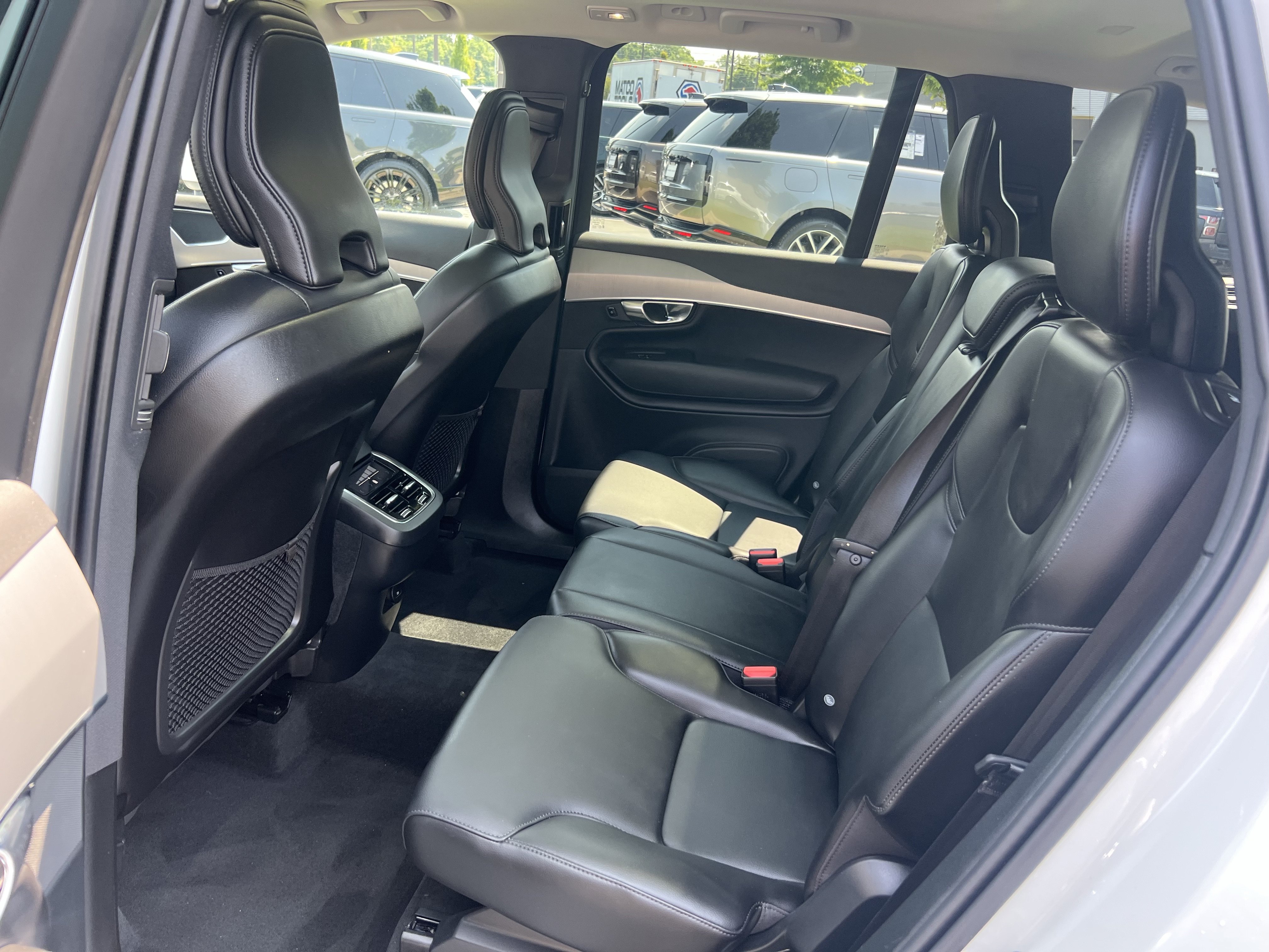Used 2025 Volvo XC90 B5 Core AWD/4WD image 30