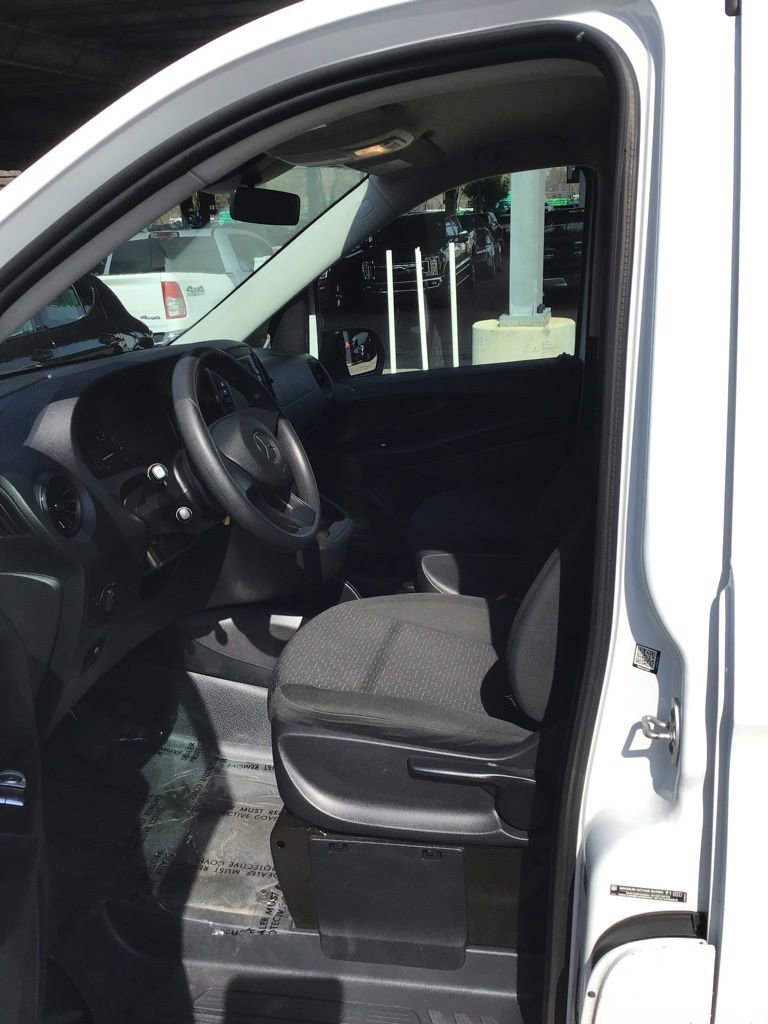 Used 2022 Mercedes-Benz Metris image 7