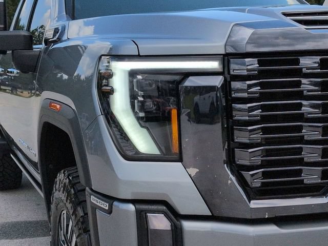 Used 2024 GMC Sierra 3500 Denali Ultimate AWD/4WD image 11