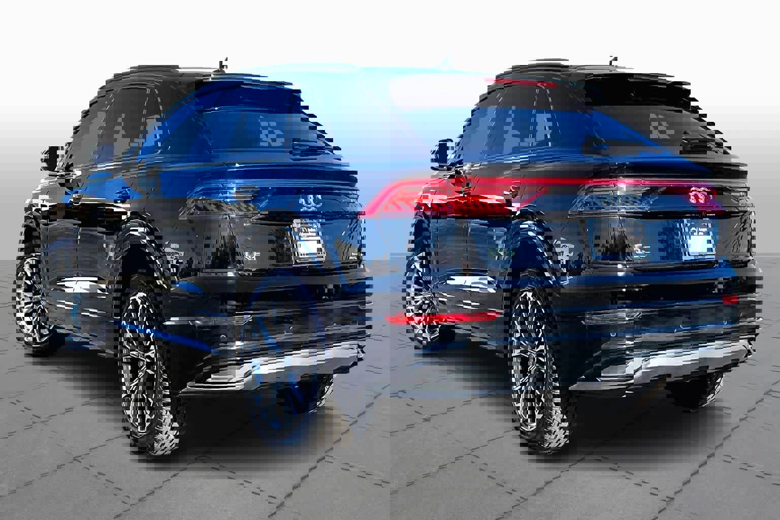 Used 2020 Audi Q8 Premium w/ Black Optic Package image 13