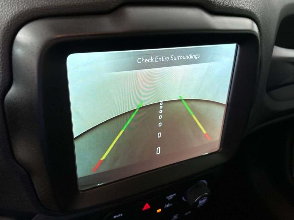 Used 2023 Jeep Renegade Latitude AWD/4WD image 32