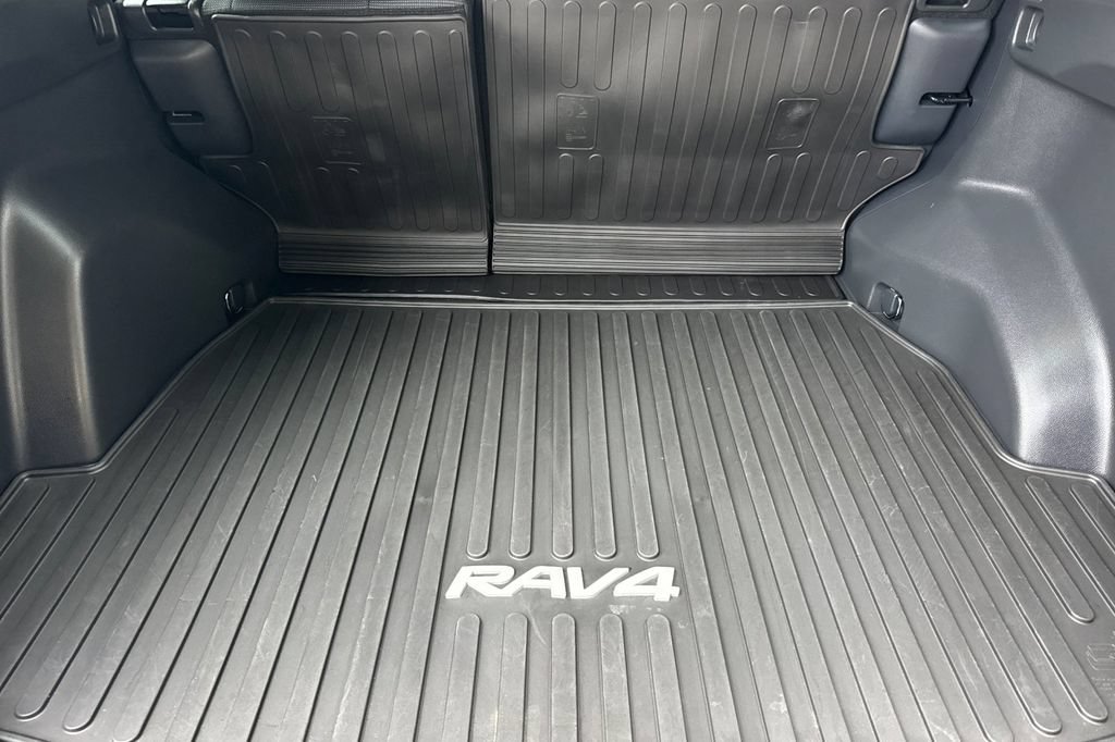 Certified 2024 Toyota RAV4 LE AWD/4WD image 14