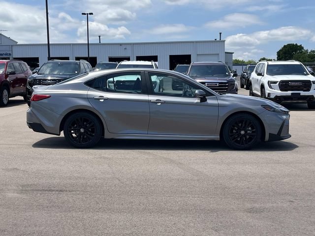 Used 2025 Toyota Camry SE FWD video 3