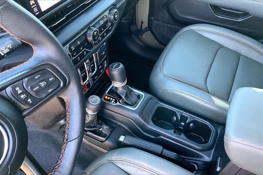 Used 2025 Jeep Gladiator Mojave image 15