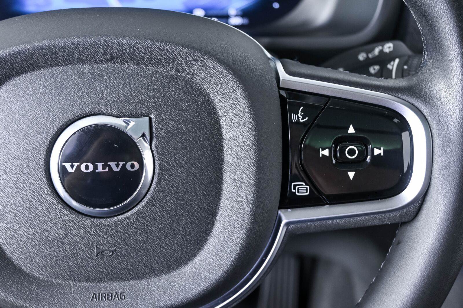Certified 2025 Volvo XC90 T8 Core AWD/4WD image 10
