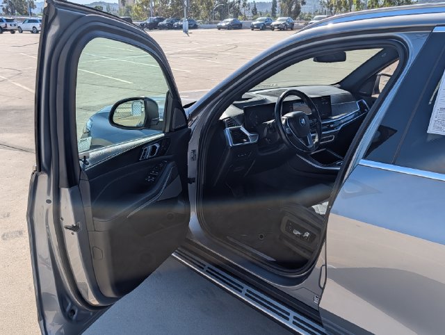 Used 2026 BMW X5 xDrive40i w/ Climate Comfort Package AWD/4WD image 40
